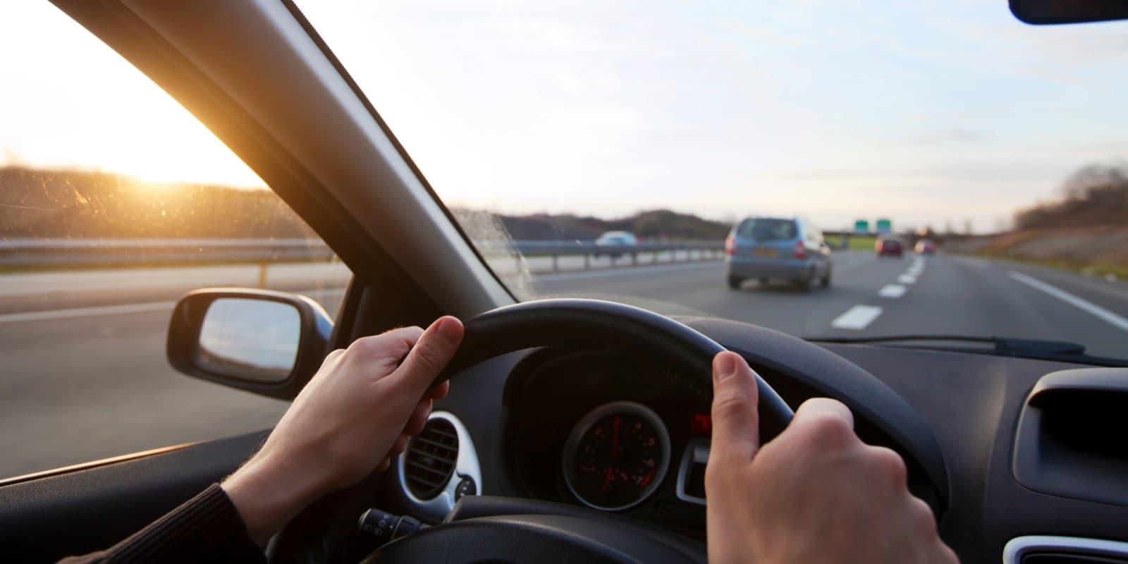 Diferencias entre un coche para niños licenciado y un coche style